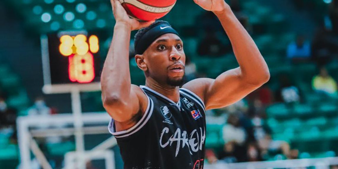 Alex Franklin debuta con los Gigantes de Carolina