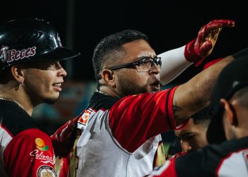 A mitad de camino los Peces Voladores de Salinas en su primera final
