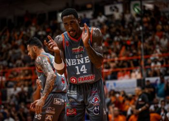 Atléticos defienden La Cuna y empatan 1-1 la Serie Final del BSN