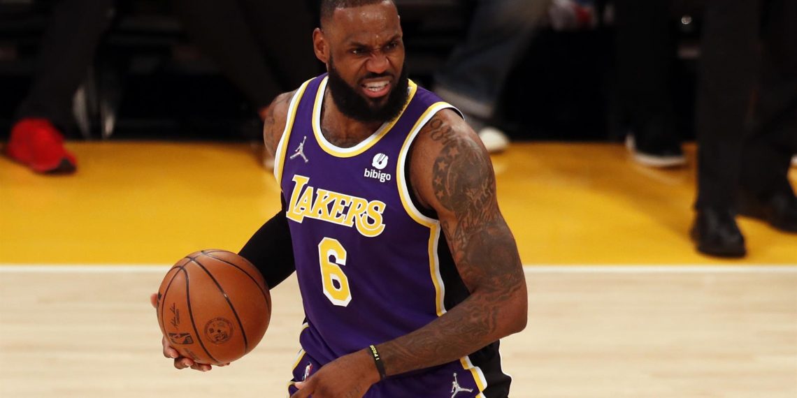 LEBRON CRITICA A LA NBA POR NO SER MÁS DURA CON EL DUEÑO DE LOS SUNS