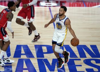 Warriors derrotan a los Wizards en juego de pretemporada en Japón