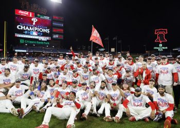 4-3. PHILLIES OBTIENEN SU PASE A LA SERIE MUNDIAL