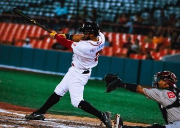 LEONES BLANQUEAN A LOS INDIOS 7-0 EN EL PAQUITO MONTANER