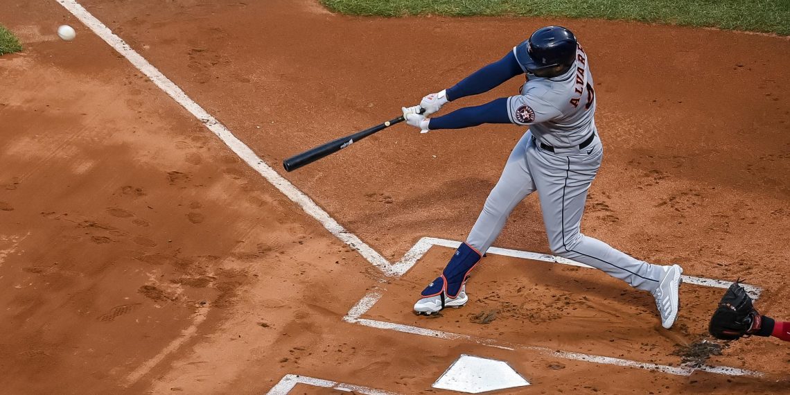 MOLESTIAS EN LA MANO IZQUIERDA RETRASAN LA PREPARACIÓN DE YORDAN ÁLVAREZ