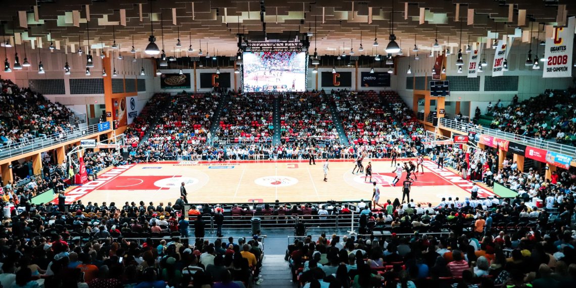 CAEN LOS GIGANTES EN EL REGRESO DE TREMONT WATERS