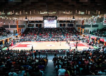 CAEN LOS GIGANTES EN EL REGRESO DE TREMONT WATERS